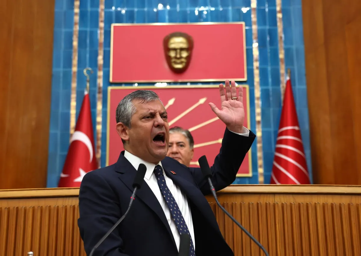 أوزيل يؤسس حزبا جديدا لقيادة المعارضة إلى حكم تركيا
