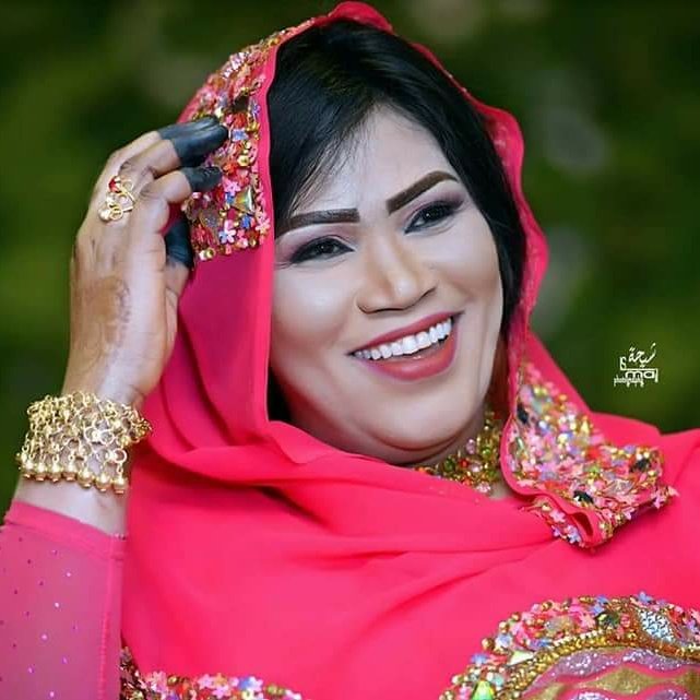شاهد بالفيديو.. الفنانة إنصاف مدني: كان دعيت على زول ما بتقوم لي قائمة وحفلتي غالية لأنو بقدم 3 حاجات في الحفلة غير الغناء والغالي بغلاتو يضوقك حلاتو020 شاهد بالفيديو.. الفنانة إنصاف مدني: كان دعيت على زول ما بتقوم لي قائمة وحفلتي غالية لأنو بقدم 3 حاجات في الحفلة غير الغناء والغالي بغلاتو يضوقك حلاتو