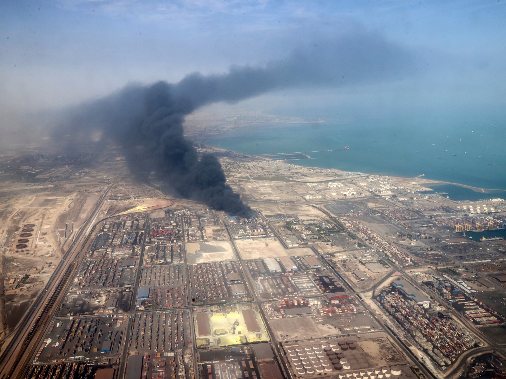 تحقيق إيراني أولي يكشف أسباب انفجارات ميناء رجائي020 تحقيق إيراني أولي يكشف أسباب انفجارات ميناء رجائي