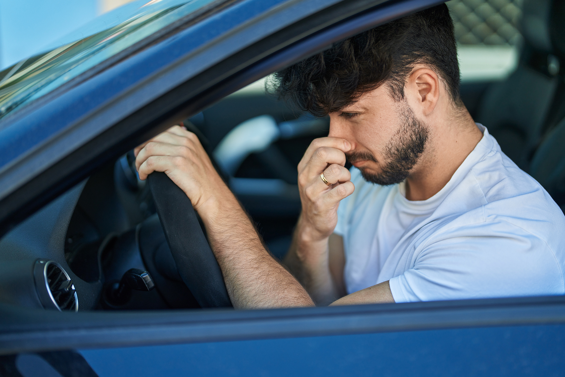 كيف تتخلص من العفن داخل سيارتك دليل الوقاية والتنظيف الآمن