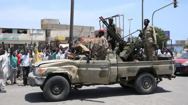 بالفيديو.. تعرف على الوضع الميداني في عاصمة السودان.. الجيش يسيطر على 70 من أم درمان ومناطق بالخرطوم وقوات الدعم السريع لا تزال متواجدة بهذه المناطق بالعاصمة .020 بالفيديو.. تعرف على الوضع الميداني في عاصمة السودان.. الجيش يسيطر على 70 من أم درمان ومناطق بالخرطوم وقوات الدعم السريع لا تزال متواجدة بهذه المناطق بالعاصمة .
