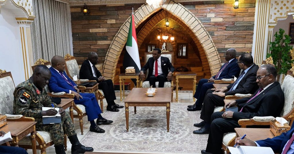 وفد أوغندي لـكامل إدريس: نرفض أي حكومة موازية