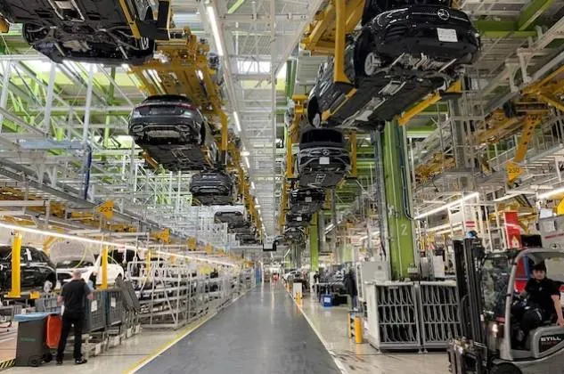 تراجع غير متوقع للإنتاج الصناعي خلال يناير قبل صدمة أسعار الطاقة