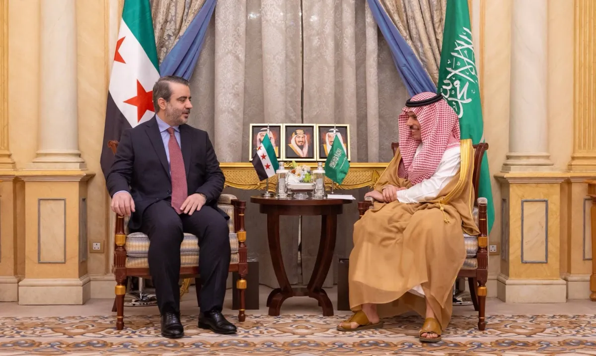 فيصل بن فرحان والشيباني يبحثان المستجدات والعلاقات