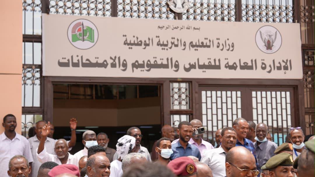 البرهان: المعلمين ركيزة بناء مستقبل السودان  