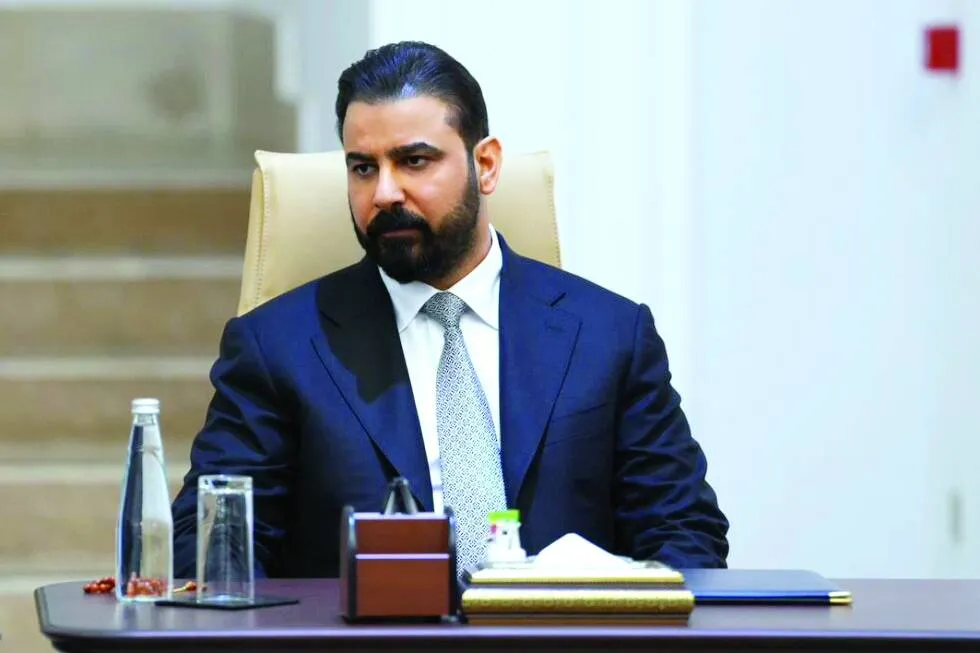 زوجة مسؤول عراقي متهم بالفساد تحرق ملايين الدولارات في تنور طين