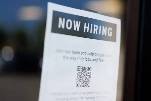 طلبات إعانات البطالة الأميركية تخالف التوقعات... وتستقر عند مستويات منخفضة