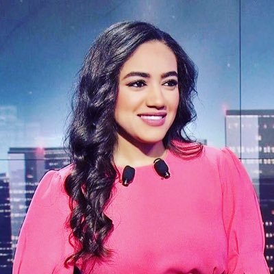 شاهد بالفيديو.. الإعلامية رفيدة ياسين تحكي قصة مصور صحفي قام بإنقاذها من همباتة بدارفور حاولوا اقتيادها معهم مثلت معه موقف سخيف حينما هربت وتركتهم يضربوه