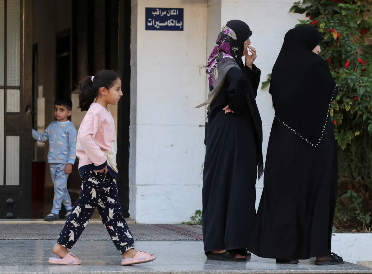 الجيش الإسرائيلي ينذر سكان صور في جنوب لبنان بوجوب إخلائها