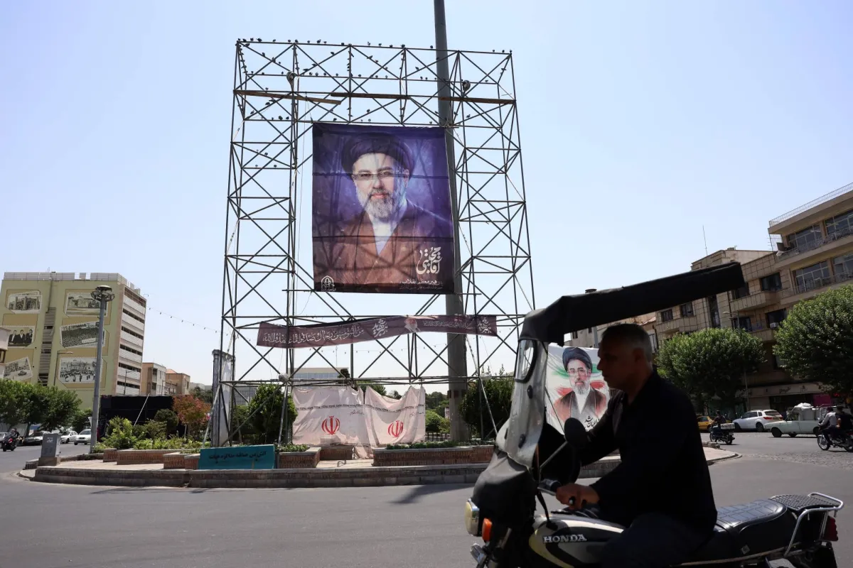 المرشد الإيراني يتدخل لضبط الخلافات