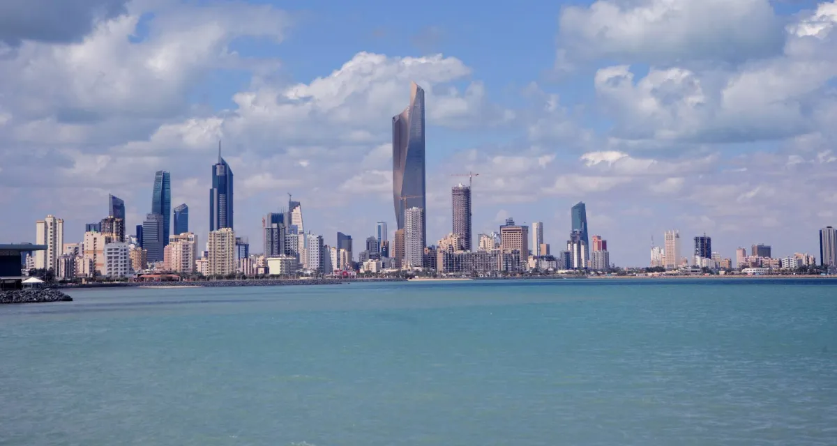 الكويت: تعرض 3 مراكز حدودية ومنصة حفر بحري لهجمات معادية