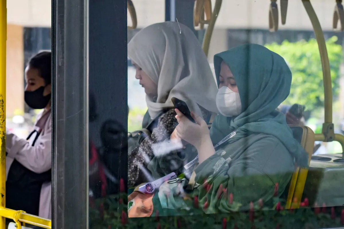 الروبية الإندونيسية الروبية الإندونيسية تهوي لمستوى قياسي وسط اضطرابات الشرق الأوسط