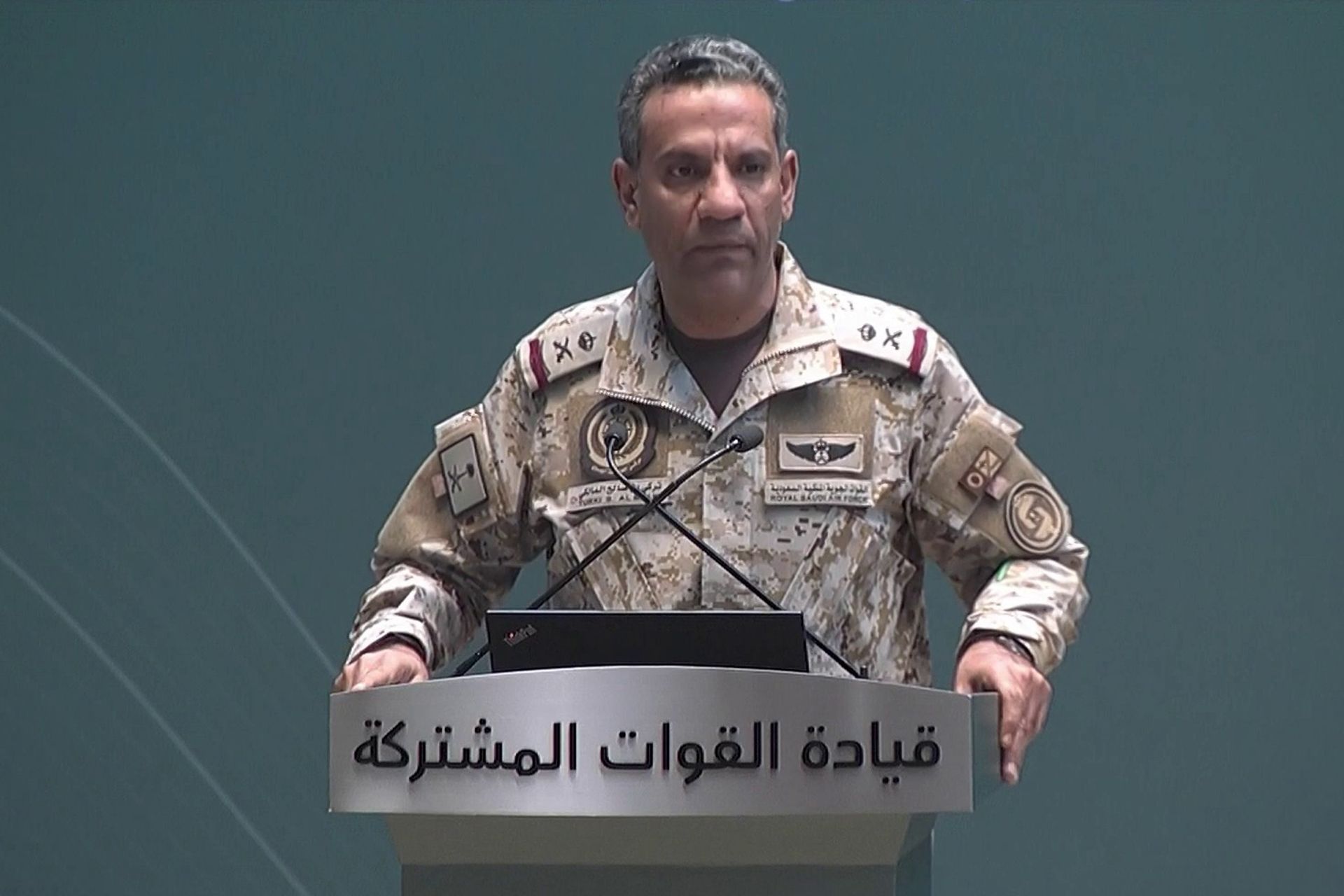 التحالف: 17 وفاة و333 إصابة جراء الاعتداءات الحوثية على مطار الملك خالد