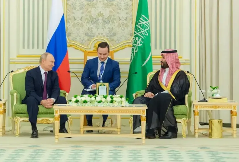 محمد بن سلمان وبوتين يستعرضان التداعيات السلبية للتصعيد على أمن الملاحة البحرية