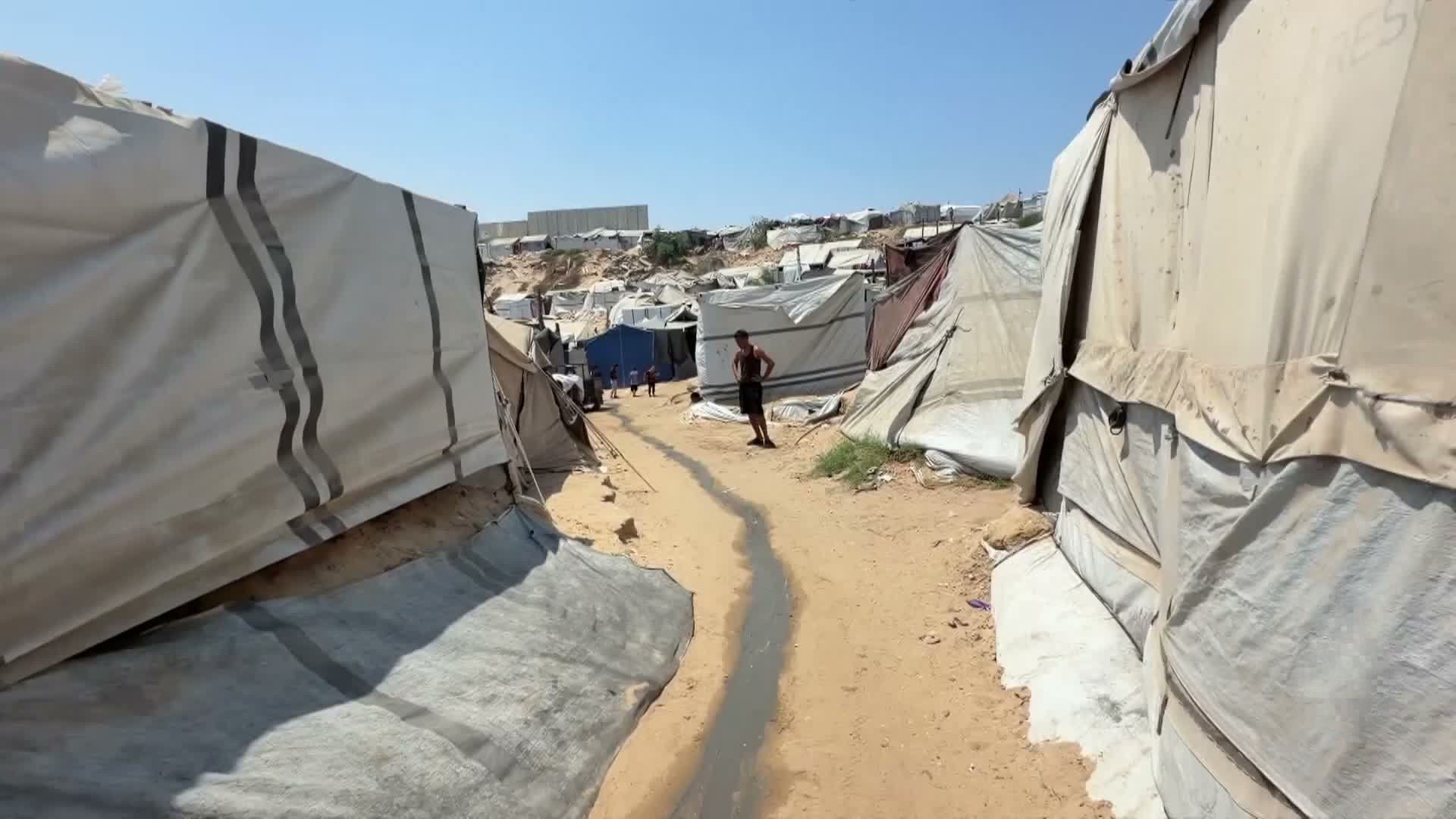 ملاحقة بالرصاص واحتماء بالمقابر.. الوجه الآخر لـ10 أشهر من الهدنة بغزة