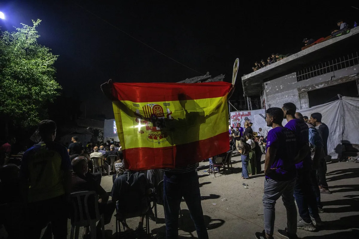 غزة تحتفل بتتويج إسبانيا بطلة للعالم منتخب احتضنه الفلسطينيون بسبب مواقفه