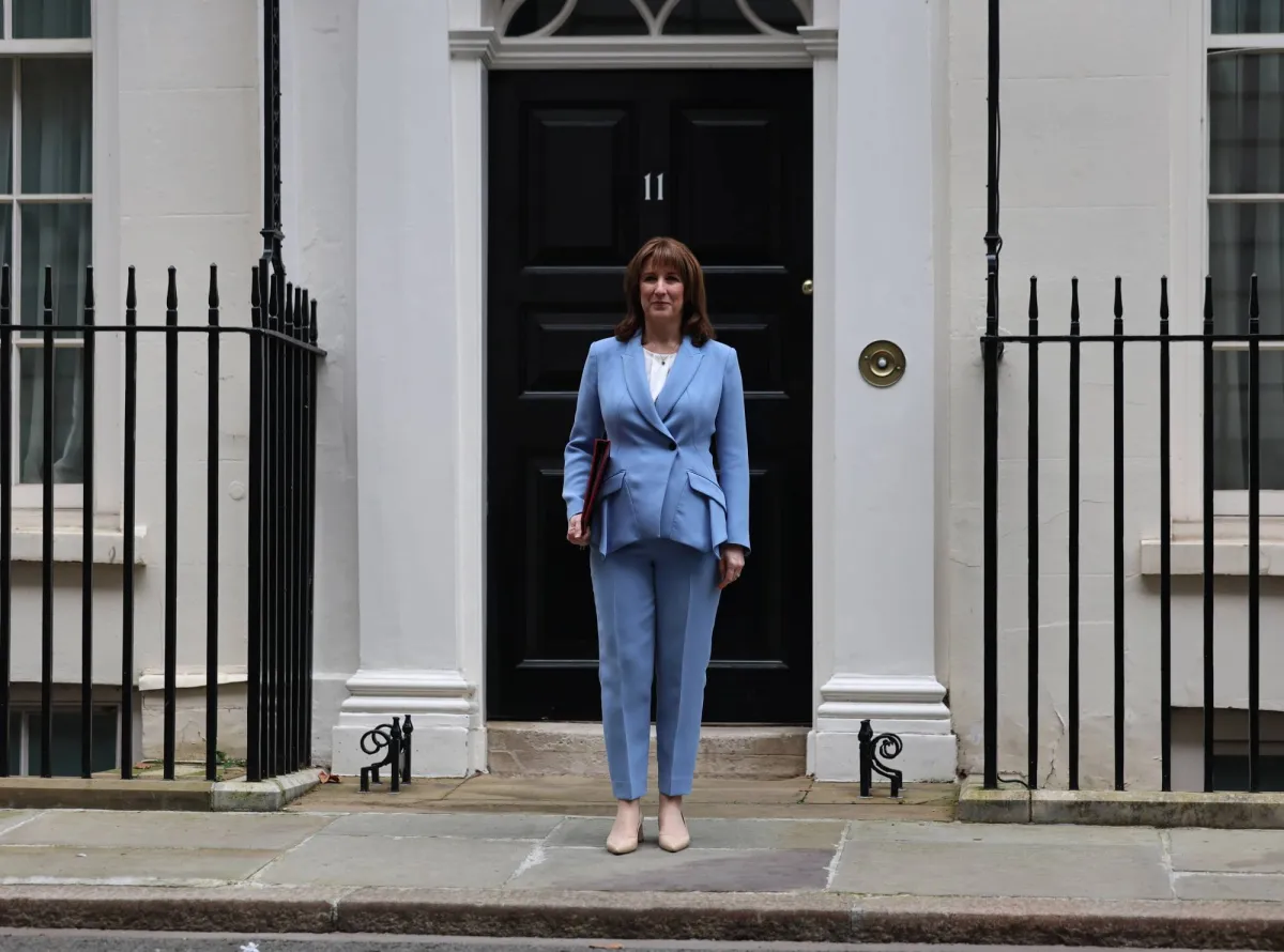 ريفز تؤكد الالتزام باستقرار الاقتصاد البريطاني وسط مخاوف الشرق الأوسط