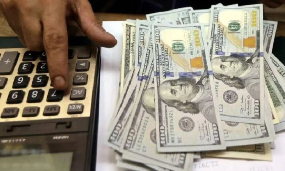 كيف انعكس ارتفاع سعر الدولار على الأسعار في مصر