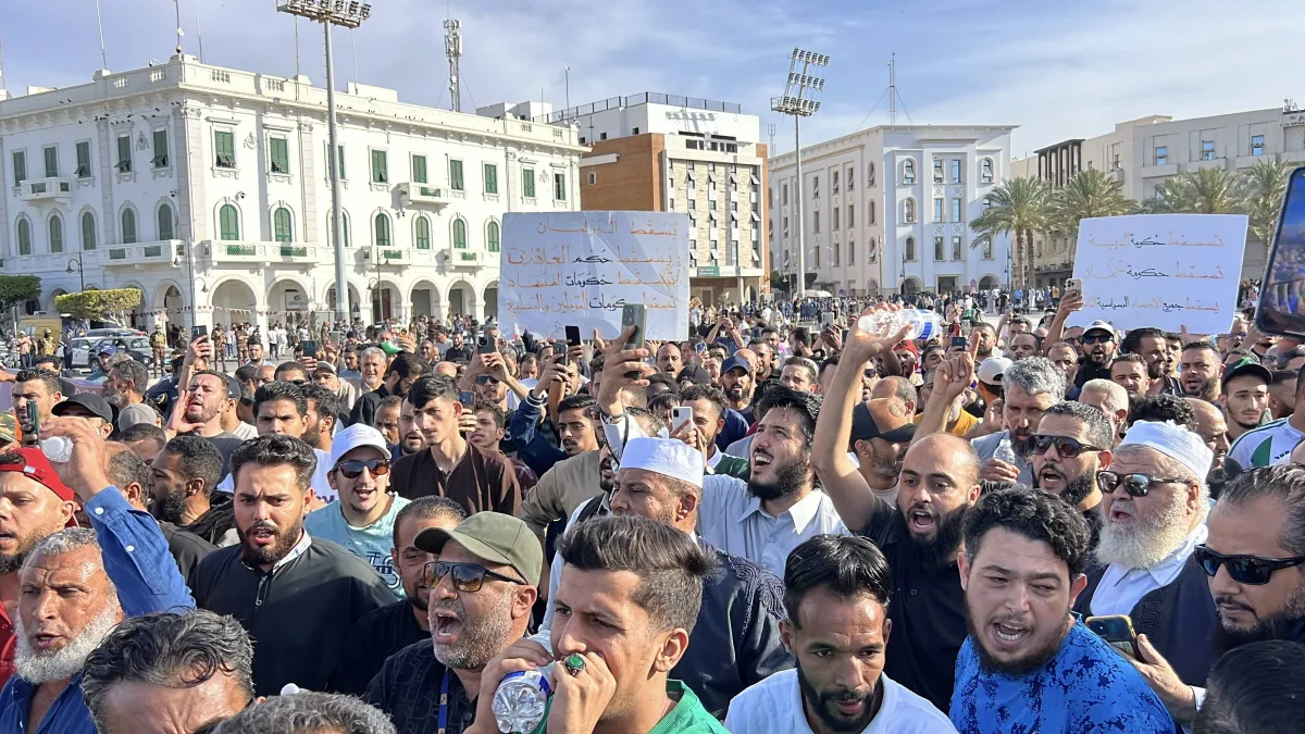 ليبيا: إدانات دولية لترهيب المتظاهرين020 ليبيا: إدانات دولية لترهيب المتظاهرين