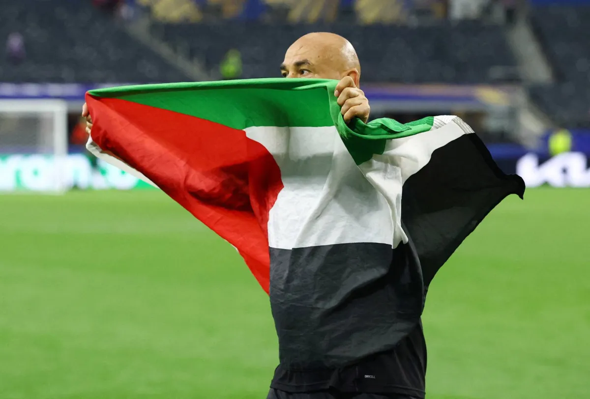 مناشدة مدرب منتخب مصر بشأن فلسطين تعيد كأس العالم لدائرة السياسة