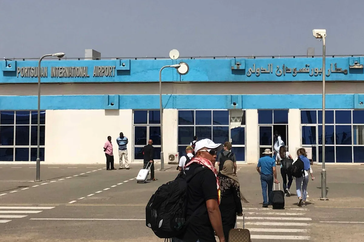 الدعم السريع تشن أول هجوم بالمسيرات على بورتسودان020 الدعم السريع تشن أول هجوم بالمسيرات على بورتسودان