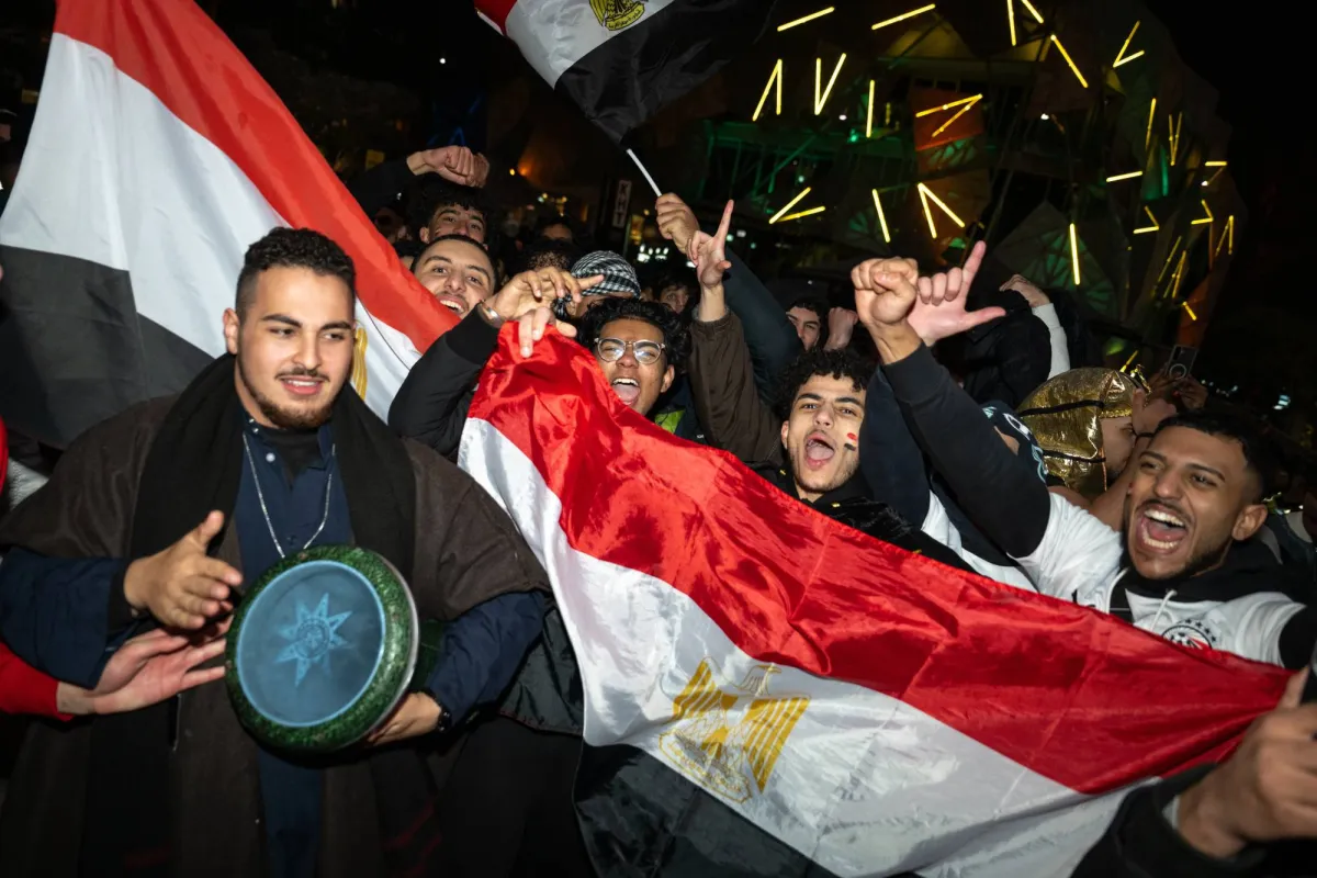 احتفالات صاخبة في شوارع مصر بعد التأهل لدور الــ 16 بكأس العالم