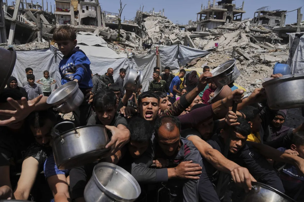 مقتل 30 فلسطينيا في غارة إسرائيلية على نقطة لتوزيع المساعدات برفح020 مقتل 30 فلسطينيا في غارة إسرائيلية على نقطة لتوزيع المساعدات برفح