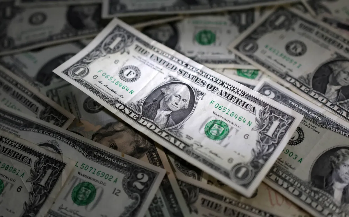 الدولار يتماسك مع ترقب الأسواق بيانات التضخم الأميركية