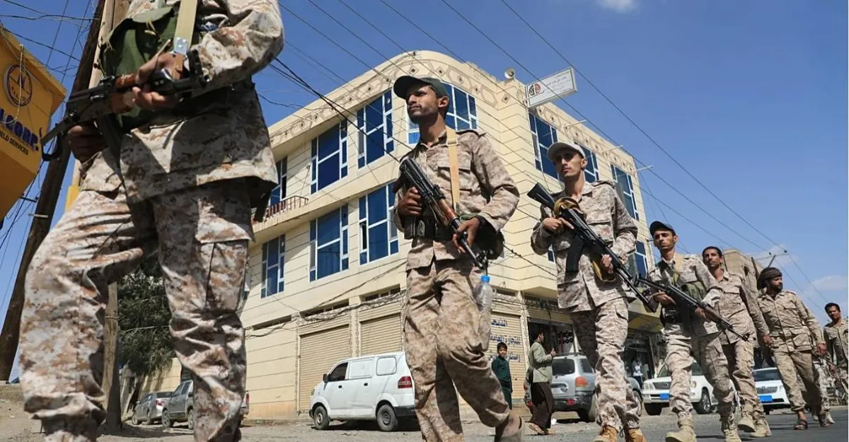 التضليل... سلاح حوثي للتضليل حول خطوط النار