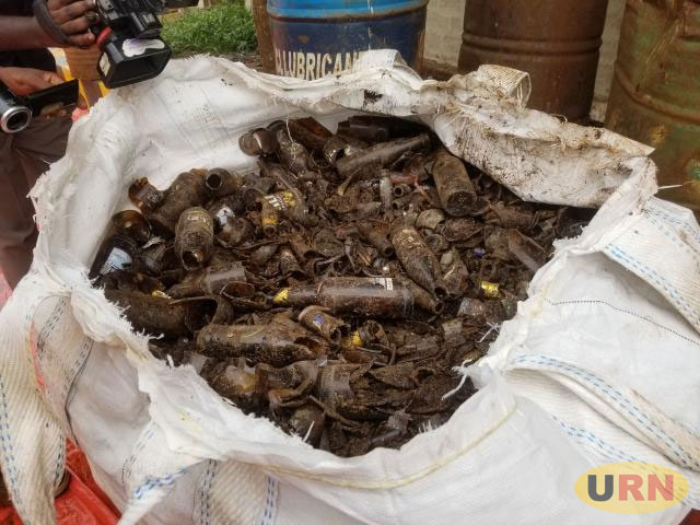 يو وايست ونايل بريوريز يتعاونان لإعادة تدوير نفايات الزجاج في جينجا020 يو وايست ونايل بريوريز يتعاونان لإعادة تدوير نفايات الزجاج في جينجا