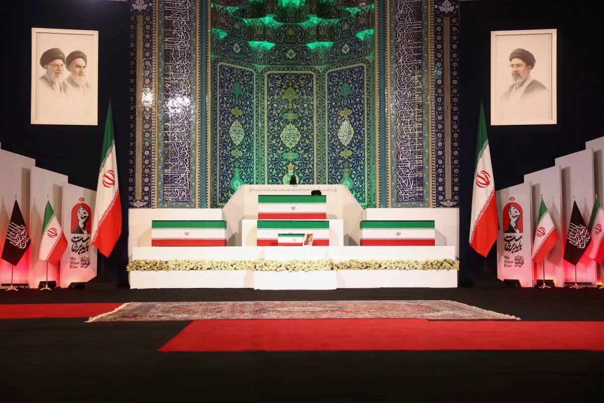 وصول جثمان المرشد الراحل علي خامنئي إلى مصلى الخميني في طهران