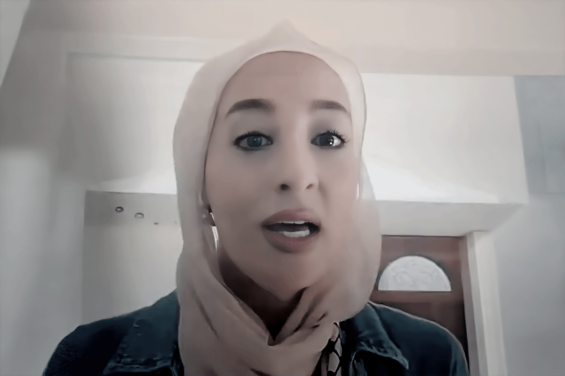 أمريكية محجبة للجزيرة: إعلان بلدية نيويورك حول حياتي إلى رعب
