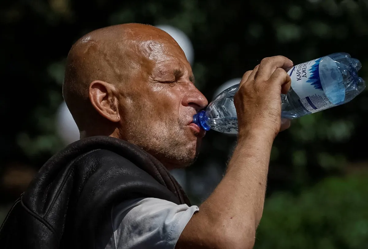 خبير تغذية نجوم يكشف: هذا التوقيت هو الأسوأ لشرب الماء020 خبير تغذية نجوم يكشف: هذا التوقيت هو الأسوأ لشرب الماء