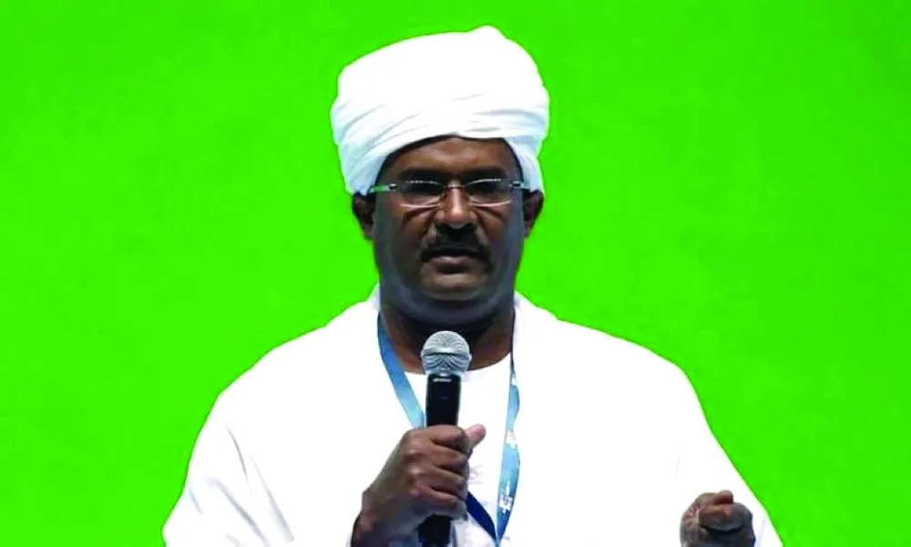 فارس النور لـالشرق الأوسط: أصطف مع دعاة لا للحرب