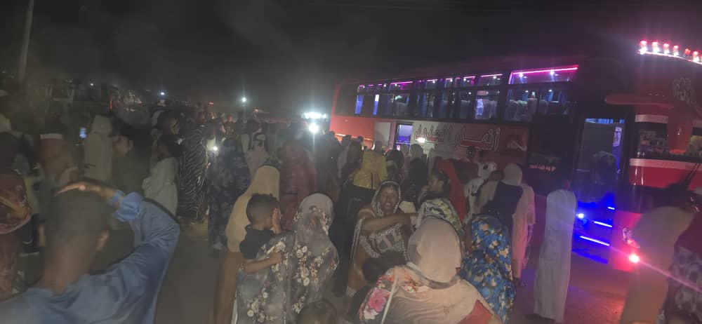 وصول الفوج الأول من حجاج حلفا الجديدة.. إفادات مهمة 020 وصول الفوج الأول من حجاج حلفا الجديدة.. إفادات مهمة