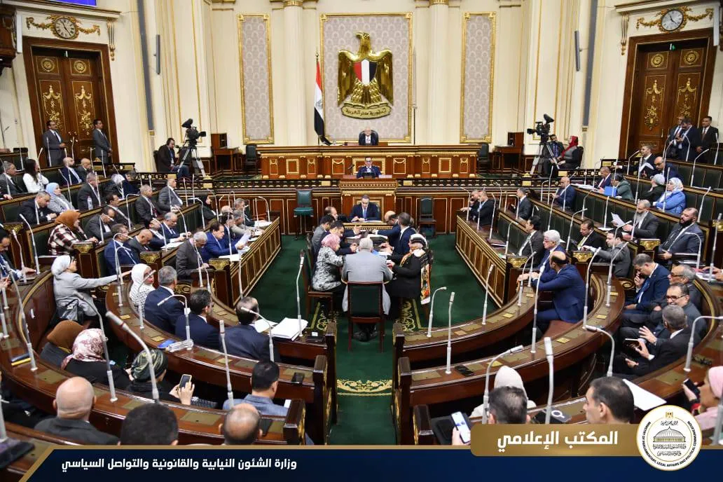 مصر: ضعف التمويل واتساع الدوائر يدفعان الأحزاب للتحالف في انتخابات البرلمان020 مصر: ضعف التمويل واتساع الدوائر يدفعان الأحزاب للتحالف في انتخابات البرلمان
