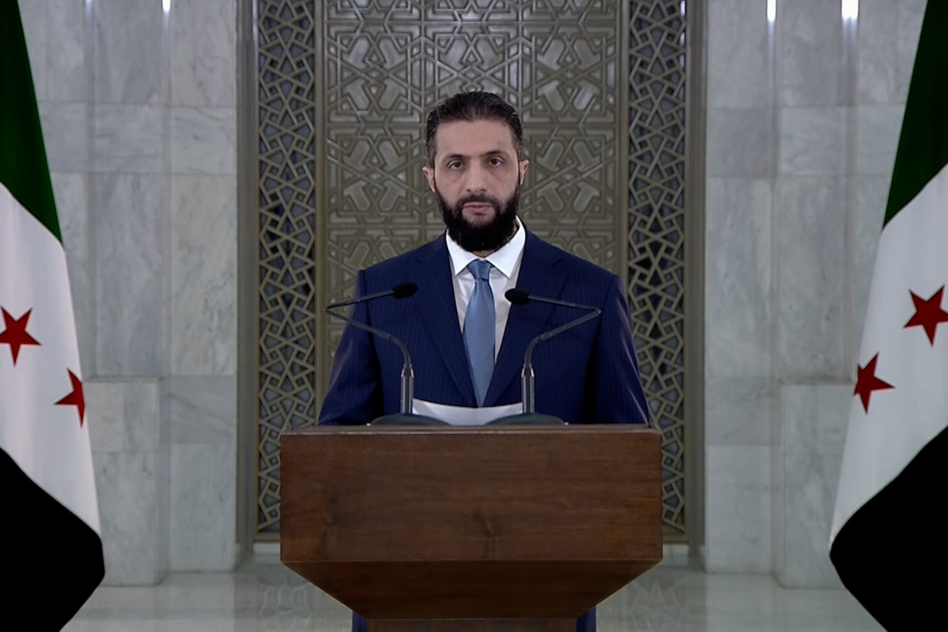 الشرع: سوريا طوت صفحة مأساوية ورفع العقوبات عنها قرار تاريخي شجاع