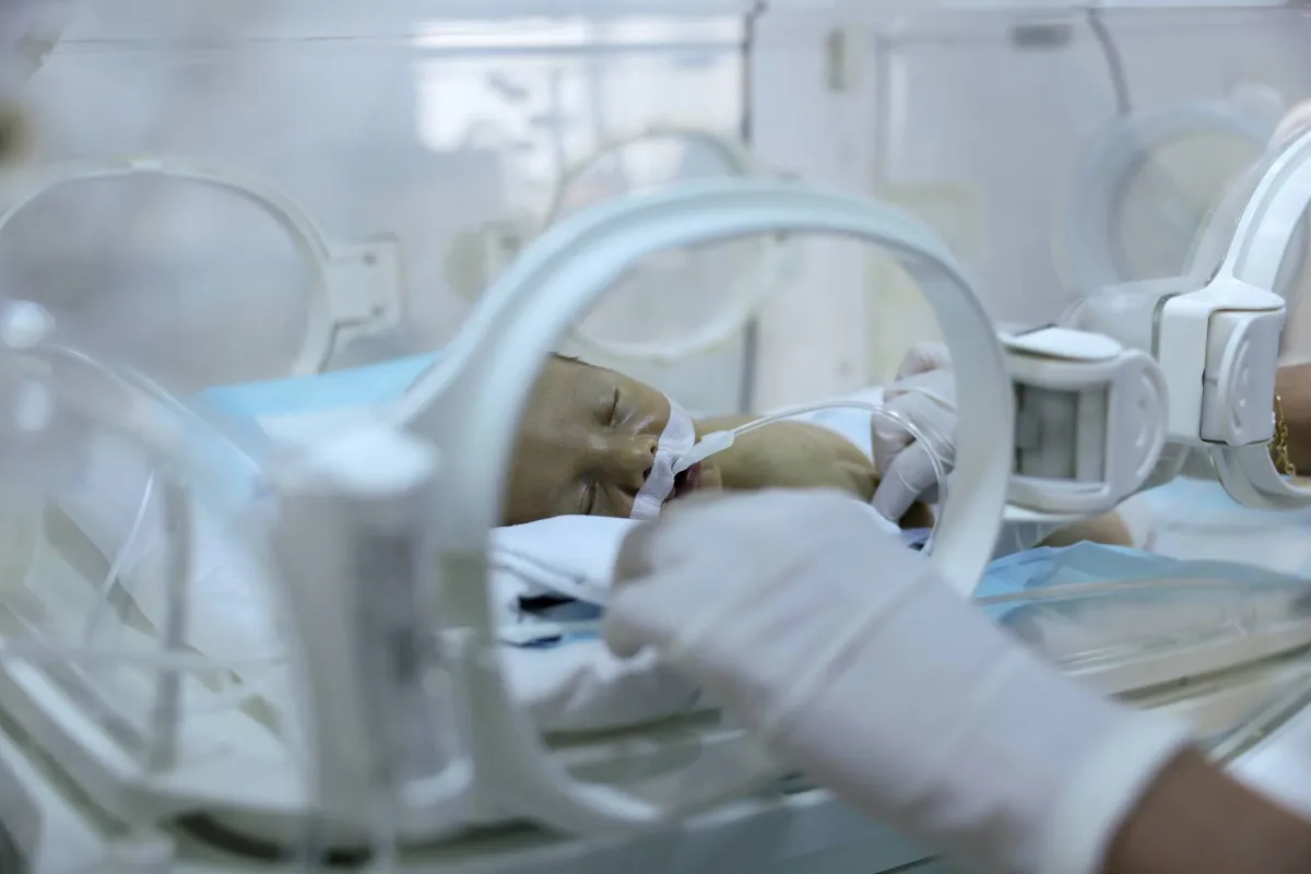 الأطفال الخدج أكثر عرضة للمشكلات المالية والعاطفية في الكبر