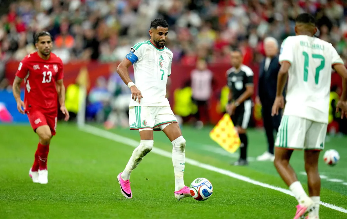 الاتحاد الجزائري يودع محرز القائد بالفطرة