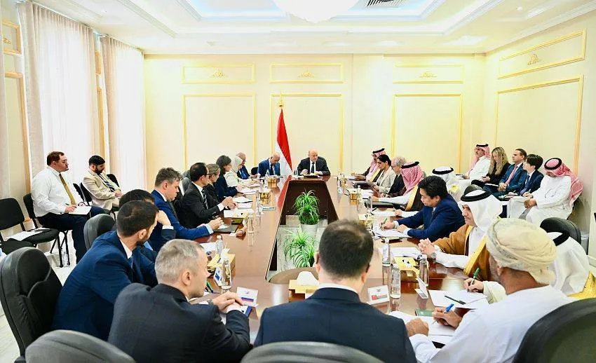 العليمي يعلن نهاية زمن الاعتداءات الحوثية بلا تكلفة