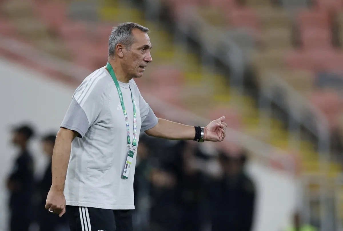 إنفلونزا تغيب دونيس عن تدريبات الأخضر والمؤتمر الصحافي