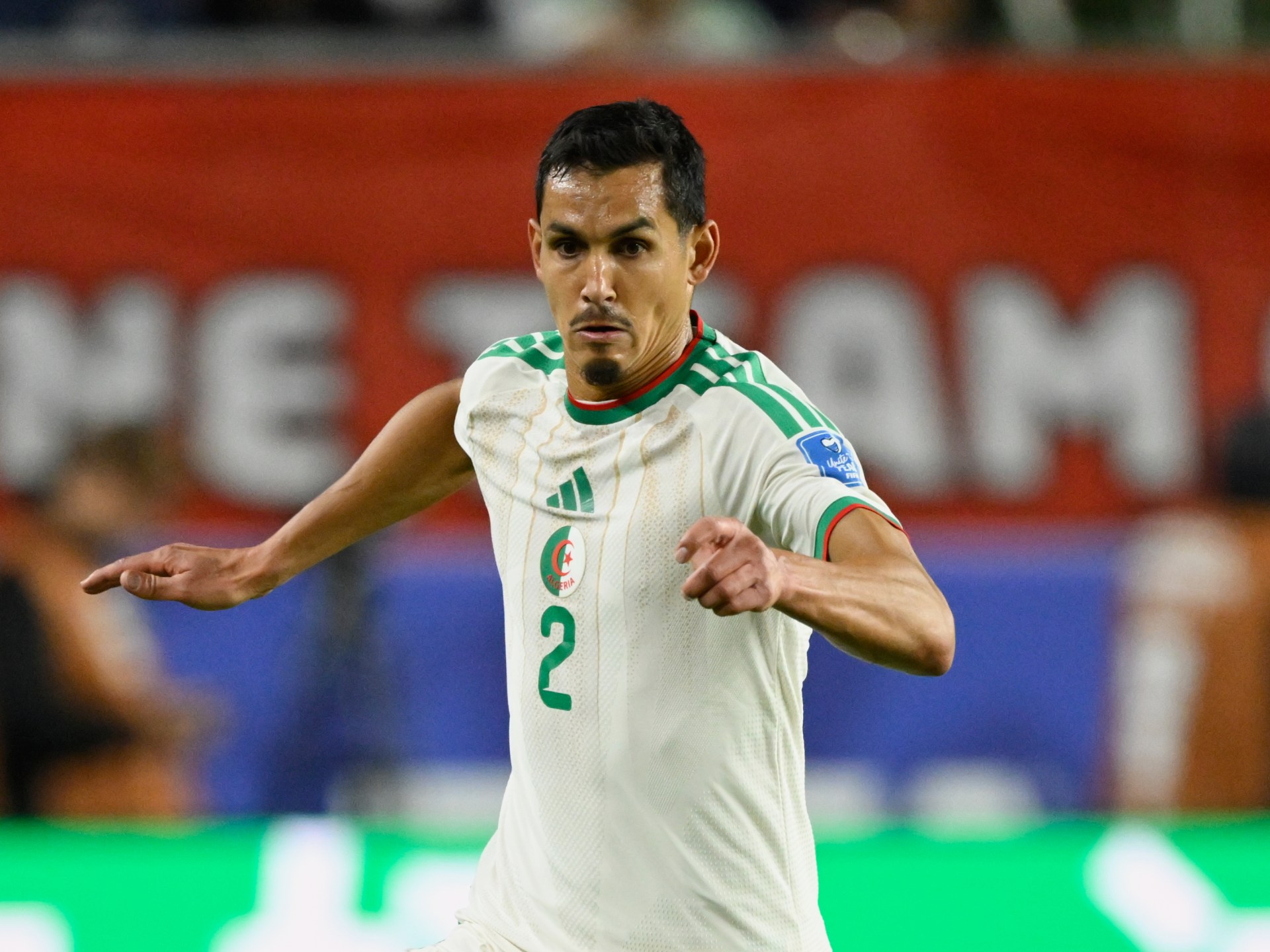 بالفيديو.. الجزائري عيسى ماندي يعود إلى الليغا
