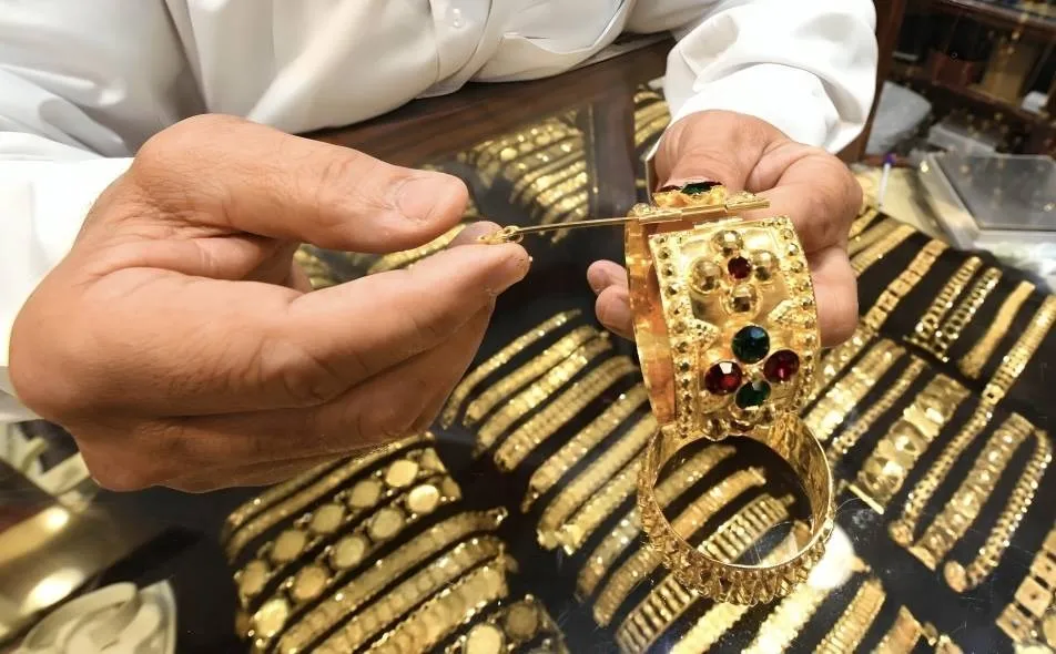 الذهب في مهب التقلبات... هل تشتري الآن أم تنتظر