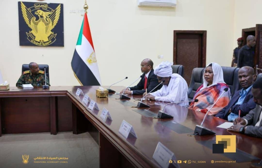 عاااجل.. البرهان ينصف التعليم  