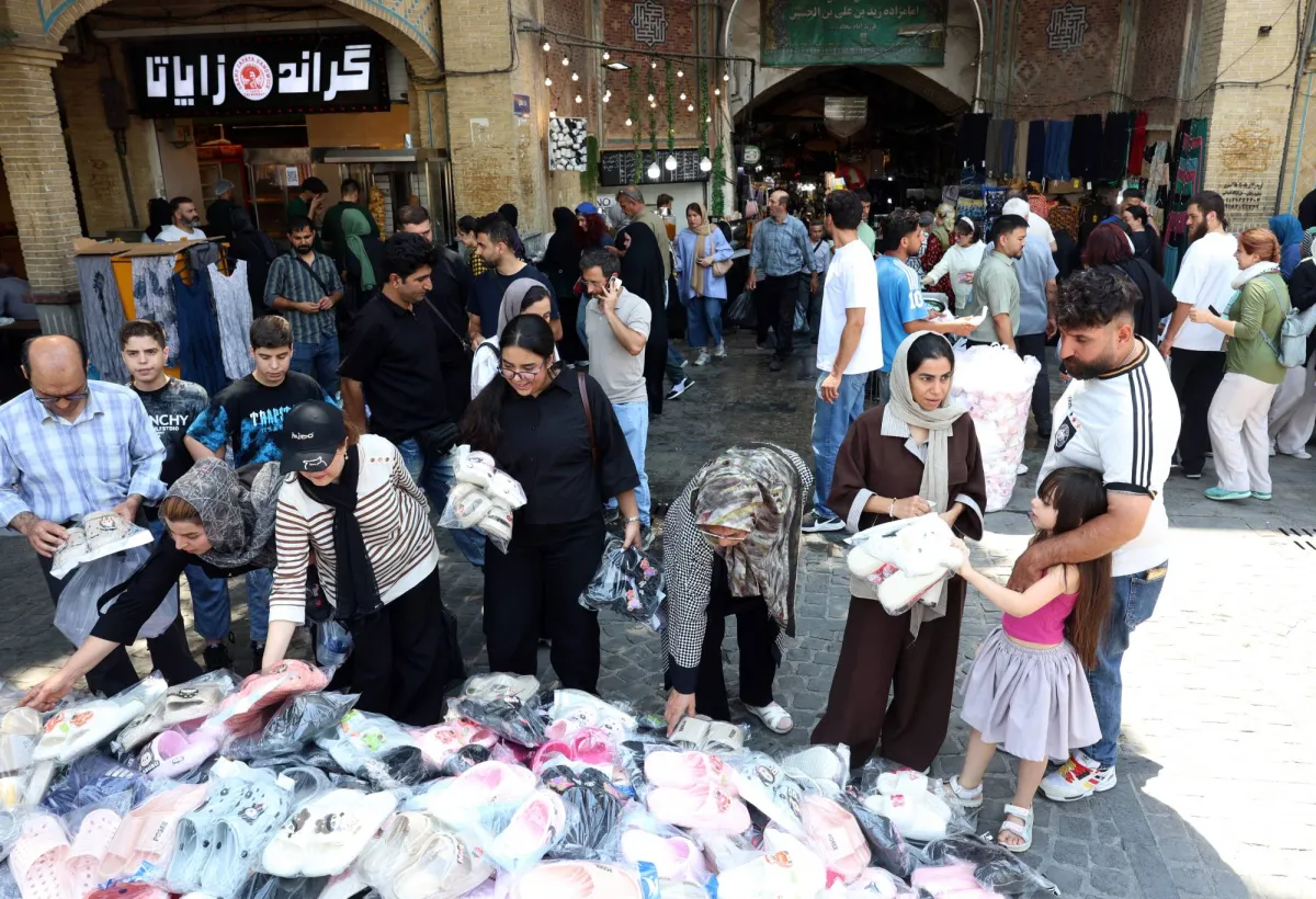 الحرب والتضخم يخنقان الأسواق في إيران... والتجار يكافحون للبقاء