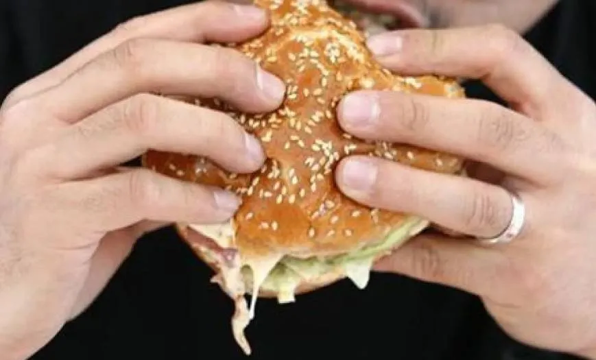 هل يؤثر الغذاء على الصحة النفسية