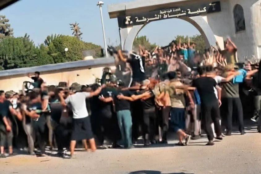 أخرجوا المرتزقة... ليبيون يطالبون ساستهم بإنهاء الوجود الأجنبي