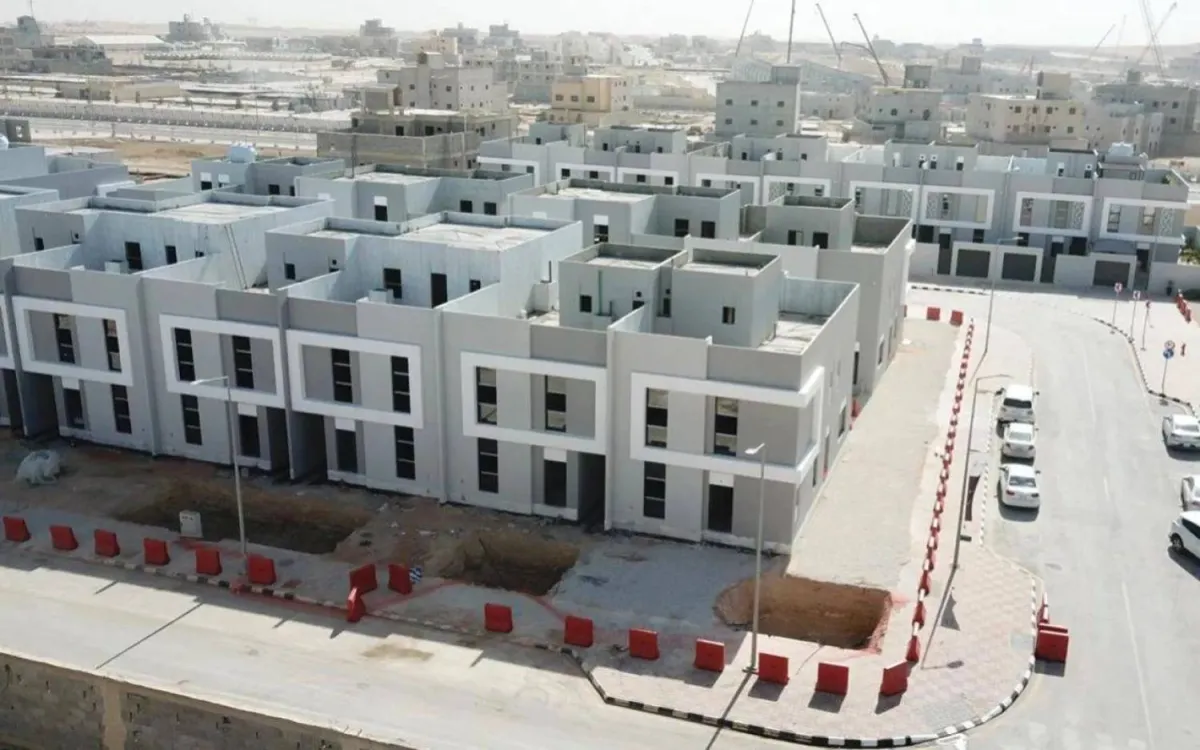 السعودية تضيق منافذ تحايل رسوم الأراضي البيضاء: التطوير أو السداد