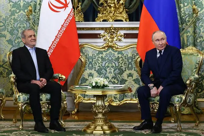 بوتين يلتقي بزشكيان في تركمانستان