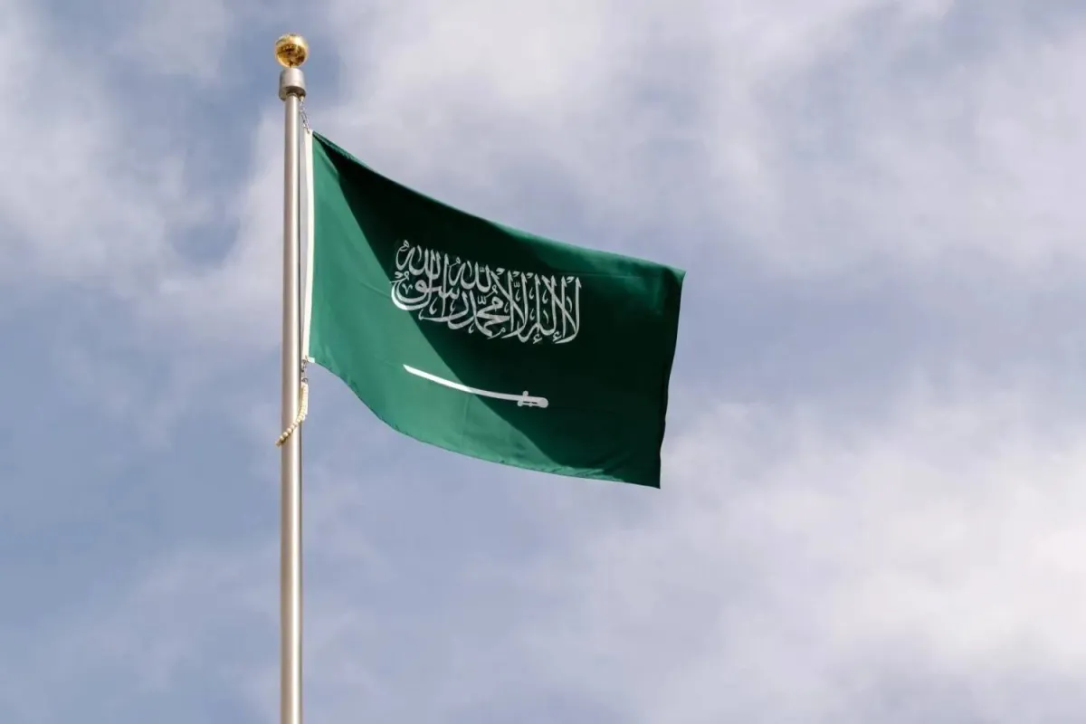 الموقف السعودي دحض مزاعم الحصار الحوثية بوقائع الموانئ والمطار ودعم الاقتصاد اليمني